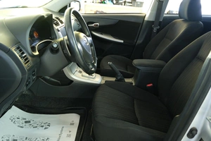 Седан Toyota Corolla 2008 года, 999000 рублей, Омск