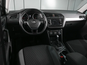 Внедорожник Volkswagen Tiguan 2018 года, 2500000 рублей, Аксай