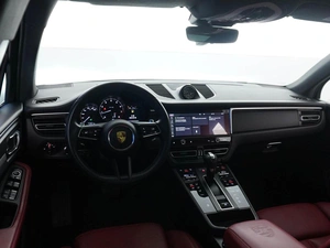 Внедорожник Porsche Macan 2021 года, 7290700 рублей, Москва