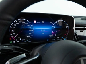 Седан Mercedes-benz E-класс 2023 года, 5998999 рублей, Москва