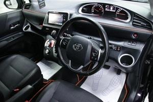 Минивэн Toyota Sienta 2017 года, 1308000 рублей, Солонцы