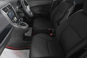Хетчбэк Toyota Ractis 2014 года, 1299000 рублей, Кемерово