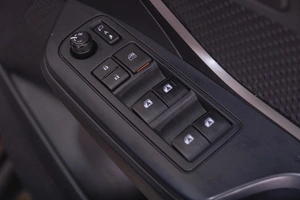 Внедорожник Toyota C-HR 2019 года, 2049000 рублей, Томск