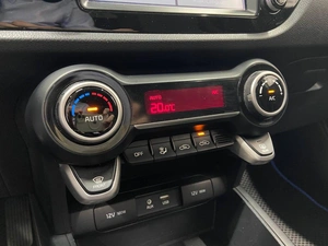 Седан Kia Rio 2018 года, 1355000 рублей, Красноярск