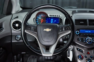 Седан Chevrolet Aveo 2013 года, 749000 рублей, Красноярск