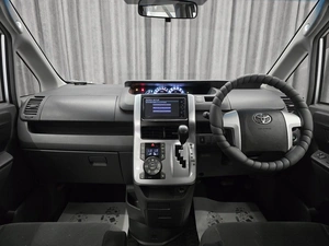 Минивэн Toyota Noah 2009 года, 1120000 рублей, Красноярск