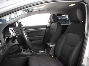 Седан Hyundai Elantra 2018 года, 1400000 рублей, Омск
