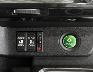 Минивэн Honda Stepwgn Spada 2021 года, 2557000 рублей, Красноярск