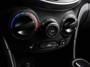 Хетчбэк Hyundai Solaris 2015 года, 954000 рублей, Воронеж