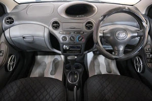 Хетчбэк Toyota Vitz 2002 года, 429000 рублей, Омск