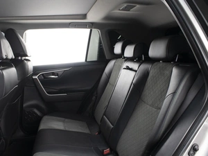 Внедорожник Toyota RAV4 2023 года, 3600000 рублей, Омск