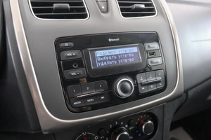 Хетчбэк Renault Sandero 2018 года, 899000 рублей, Красноярск