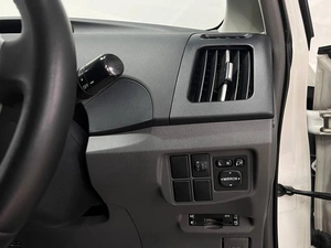 Лифтбек Toyota Prius 2011 года, 999000 рублей, Красноярск