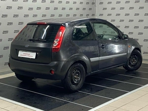 Хетчбэк Ford Fiesta 2007 года, 185000 рублей, Красноярск