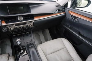 Седан Lexus ES 2012 года, 1949000 рублей, Красноярск