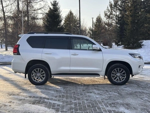 Внедорожник Toyota Land Cruiser Prado 2017 года, 5297000 рублей, Красноярск