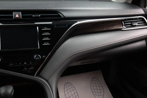 Седан Toyota Camry 2018 года, 2009000 рублей, Оренбург