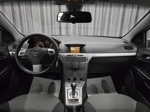 Хетчбэк Opel Astra GTC 2010 года, 549000 рублей, Красноярск
