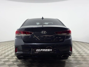 Седан Hyundai Sonata 2018 года, 1635100 рублей, Казань
