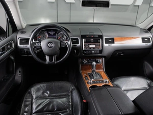 Внедорожник Volkswagen Touareg 2010 года, 1549000 рублей, Тюмень