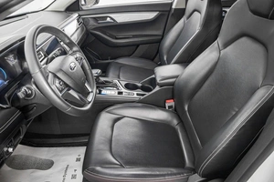 Лифтбек JAC J7 2023 года, 1699000 рублей, Барнаул