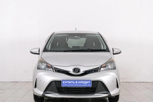 Хетчбэк Toyota Vitz 2015 года, 849000 рублей, Красноярск