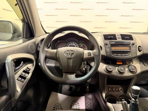 Внедорожник Toyota RAV4 2011 года, 1395000 рублей, Красноярск