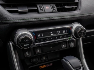 Внедорожник Toyota RAV4 2025 года, 4298000 рублей, Краснодар