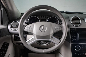Внедорожник Mercedes-benz M-класс 2009 года, 1919000 рублей, Сургут