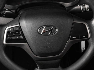 Седан Hyundai Solaris 2018 года, 1345000 рублей, Тюмень