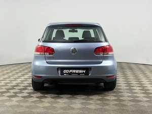 Хетчбэк Volkswagen Golf 2011 года, 749900 рублей, Казань