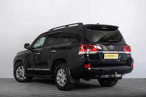 Внедорожник Toyota Land Cruiser 2018 года, 6739000 рублей, Томск