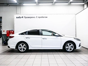 Седан Hyundai Sonata 2019 года, 1850000 рублей, Красноярск
