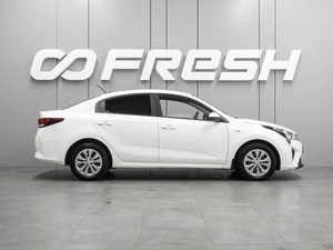 Седан Kia Rio 2021 года, 1529000 рублей, Воронеж
