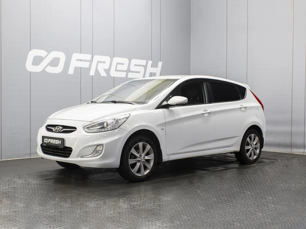 Хетчбэк Hyundai Solaris 2013 года, 750000 рублей, Омск