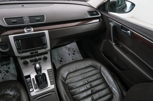 Седан Volkswagen Passat 2012 года, 1259000 рублей, Красноярск