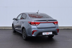 Седан Kia Rio 2017 года, 1250000 рублей, Брянск
