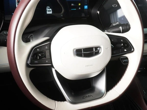 Внедорожник Geely Monjaro 2023 года, 3170000 рублей, Красный Пахарь