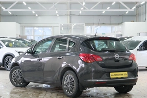 Хетчбэк Opel Astra 2014 года, 769000 рублей, Омск
