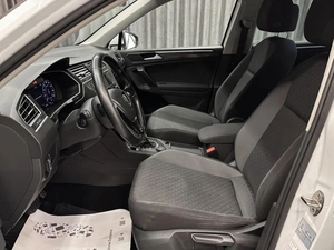 Внедорожник Volkswagen Tiguan 2016 года, 2149000 рублей, Красноярск