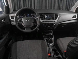 Седан Hyundai Solaris 2017 года, 1069000 рублей, Тюмень