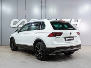 Внедорожник Volkswagen Tiguan 2017 года, 2414000 рублей, Воронеж