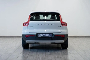 Внедорожник Volvo XC40 2019 года, 2499000 рублей, Саратов