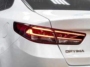 Седан Kia Optima 2017 года, 1979000 рублей, Тюмень