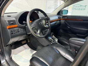 Универсал Toyota Avensis 2006 года, 759000 рублей, Красноярск