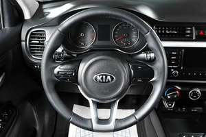 Седан Kia Rio 2017 года, 1059000 рублей, Тюмень