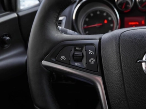 Седан Opel Astra 2012 года, 999000 рублей, Волгоград