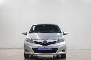 Хетчбэк Toyota Vitz 2013 года, 699000 рублей, Новокузнецк