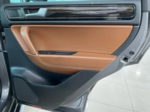 Внедорожник Volkswagen Touareg 2013 года, 2537000 рублей, Солонцы