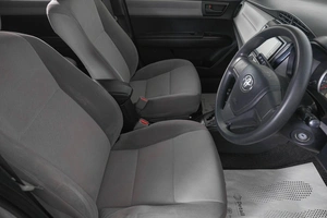 Седан Toyota Corolla Axio 2013 года, 889000 рублей, Кемерово